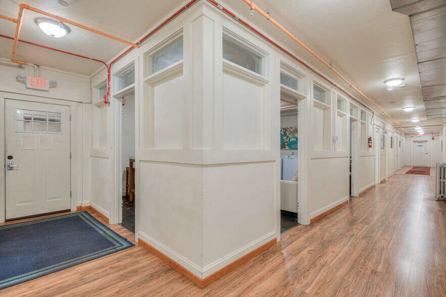 More Photos Of 395 N Main St, Prineville Storefront Retail Residential For Sale