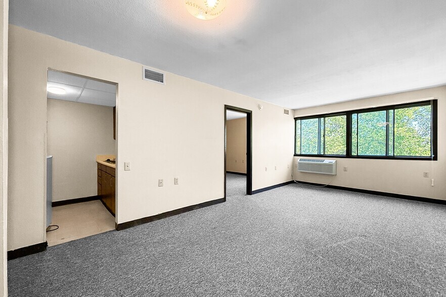 More Photos Of 704 E Mapleleaf Dr, Mount Pleasant Apartments For Sale