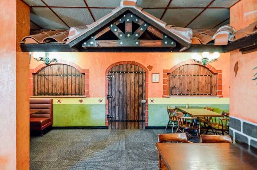 More Photos Of 819 Main St, Caldwell Restaurant For Sale