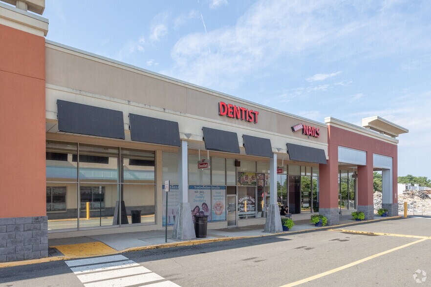 More Photos Of 7263 Arlington Blvd, Falls Church Unknown For Lease