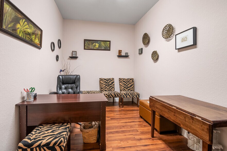 More Photos Of 934 Cypress Village Blvd, Sun City Center Office For Sale