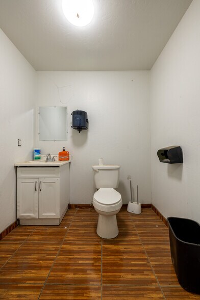 More Photos Of 460 S K St, Tulare Freestanding For Sale