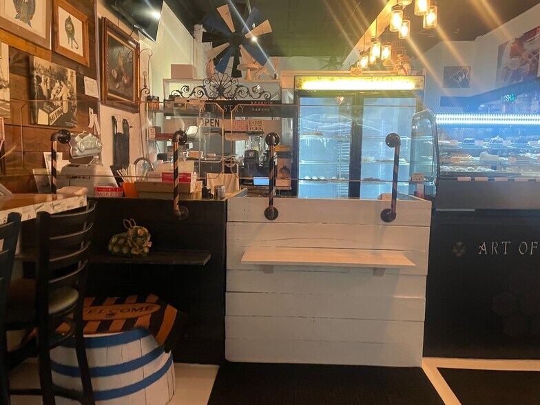 More Photos Of 3666-3672 Erie Ave, Cincinnati Restaurant For Lease