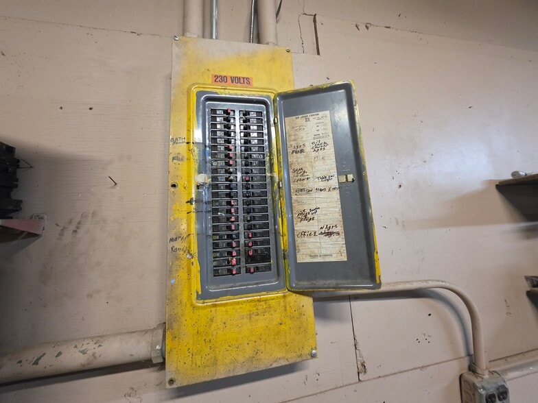 More Photos Of 220 Madison st, Webb City Industrial For Sale