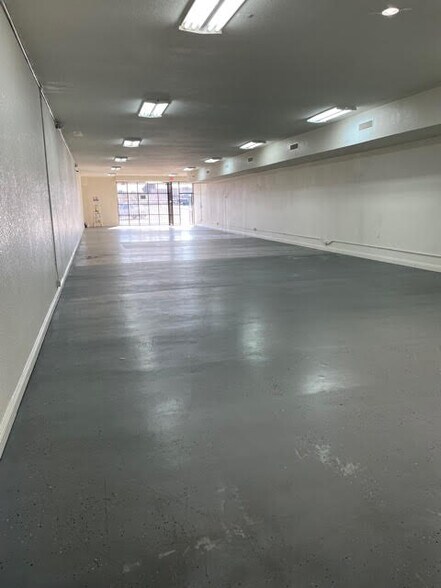 More Photos Of 953 E Sahara Ave, Las Vegas Storefront Retail Office For Lease