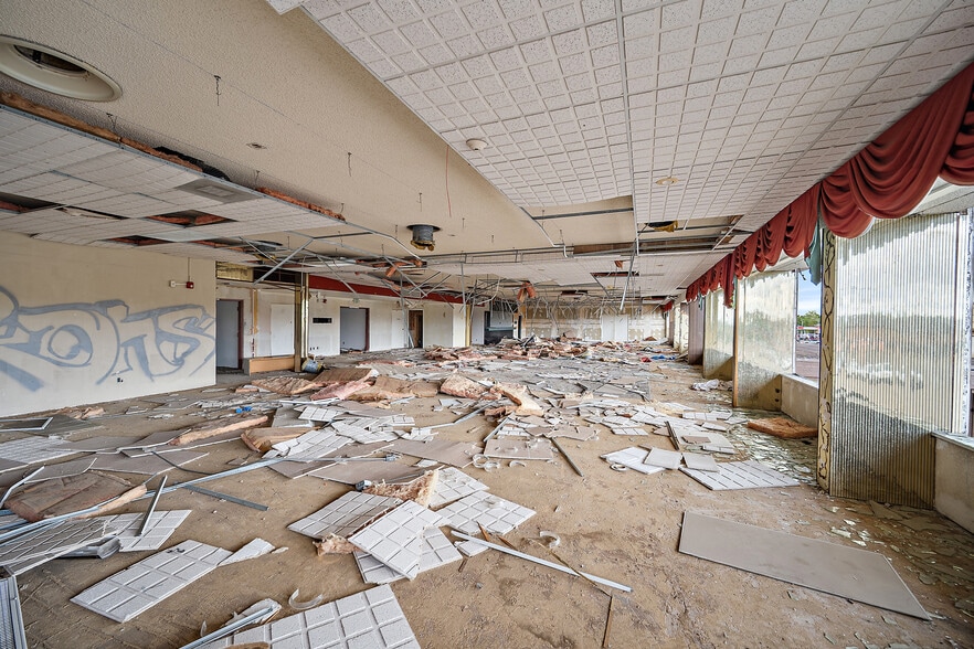More Photos Of 2001 N Hudson Ave, Pueblo Hotel For Sale