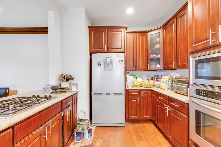 More Photos Of 1562 N Lake Ave, Pasadena Apartments For Sale