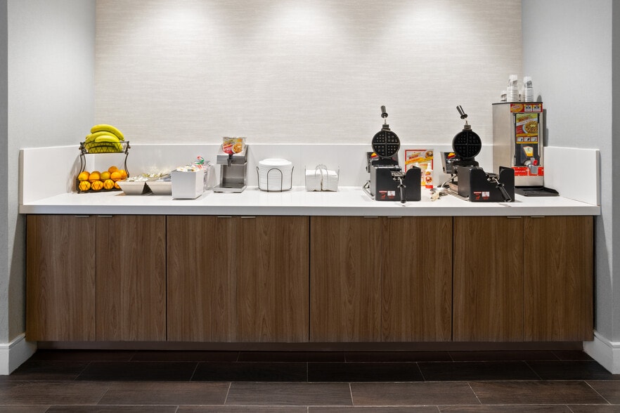 More Photos Of 1200 Virginia Ave, Atlanta Hotel For Sale