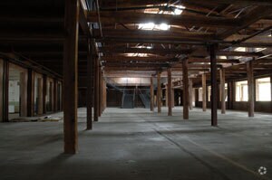 More Photos Of 300 N Maple St, Lebanon Storefront Retail Office For Lease