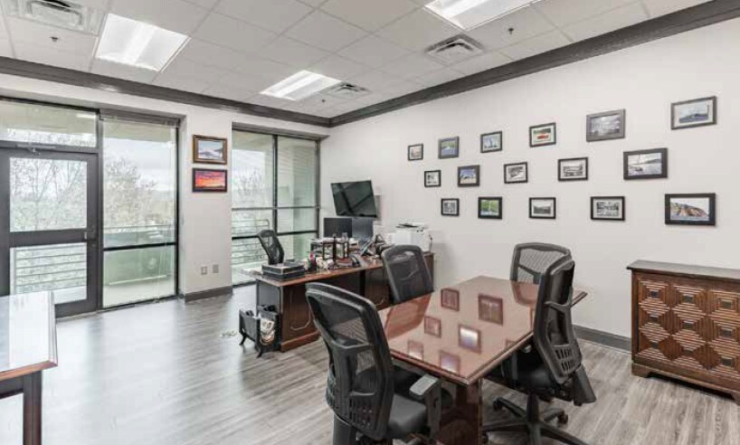 More Photos Of 4904 NW Research Dr, Huntsville Office For Sale