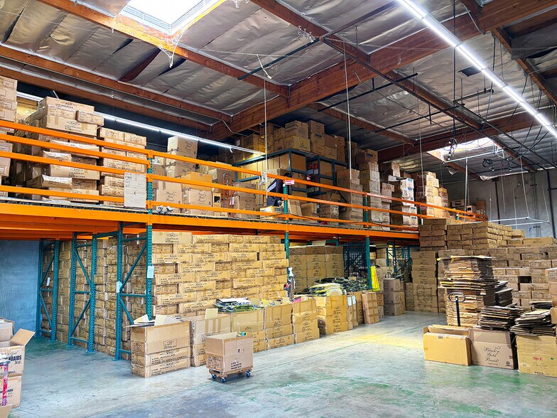 More Photos Of 6433 Alondra Blvd, Paramount Distribution For Sale