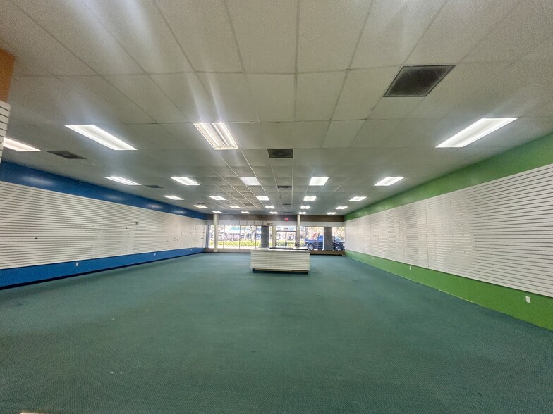 More Photos Of 3942 Tyrone Blvd N, Saint Petersburg Unknown For Lease