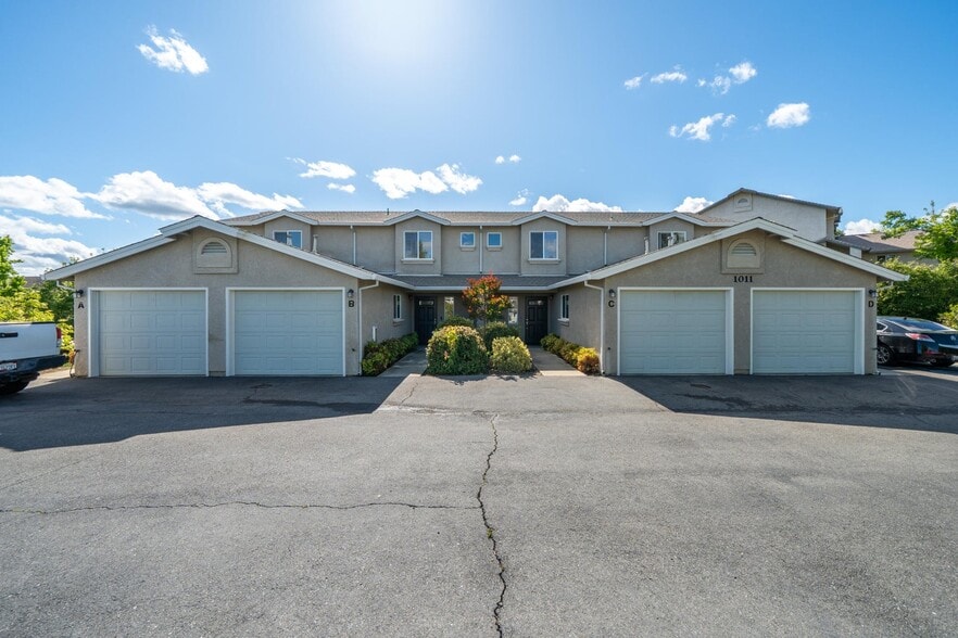 Primary Photo Of 1011 Burton Dr, Redding Apartments For Sale