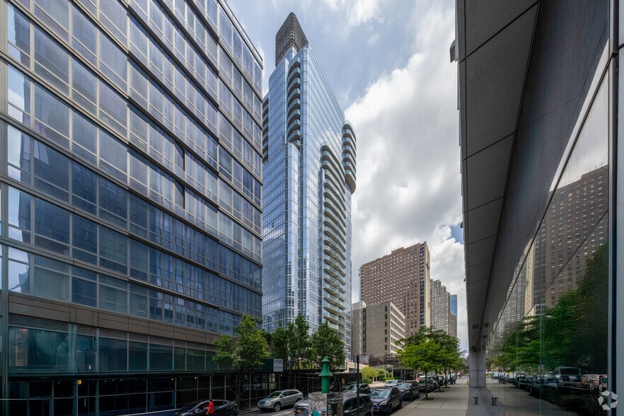 Primary Photo Of 555 W 59th St, New York Apartments For Lease