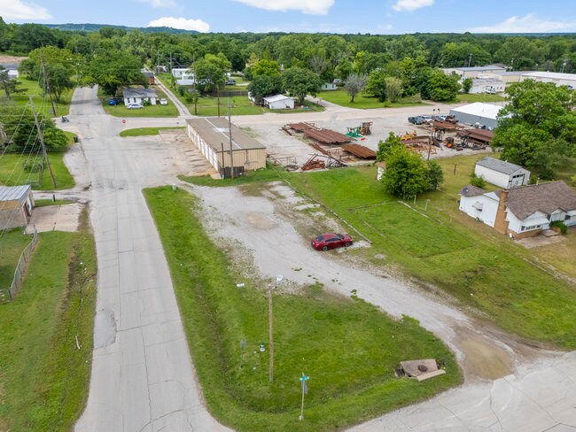 More Photos Of 1745 W Hensley Blvd, Bartlesville Service For Lease