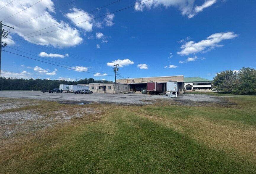 More Photos Of 420 Kessler Mill Rd, Salem Light Distribution For Sale