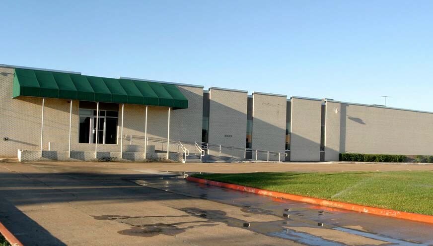 More Photos Of 8505 Chancellor Row, Dallas Industrial For Lease