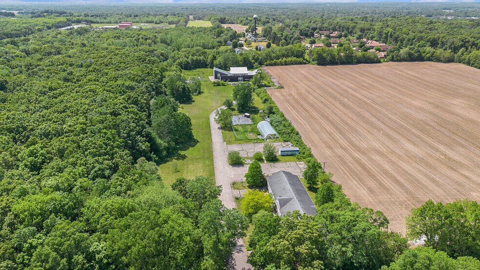 More Photos Of 56968 Dailey Rd, Dowagiac Shelter For Sale