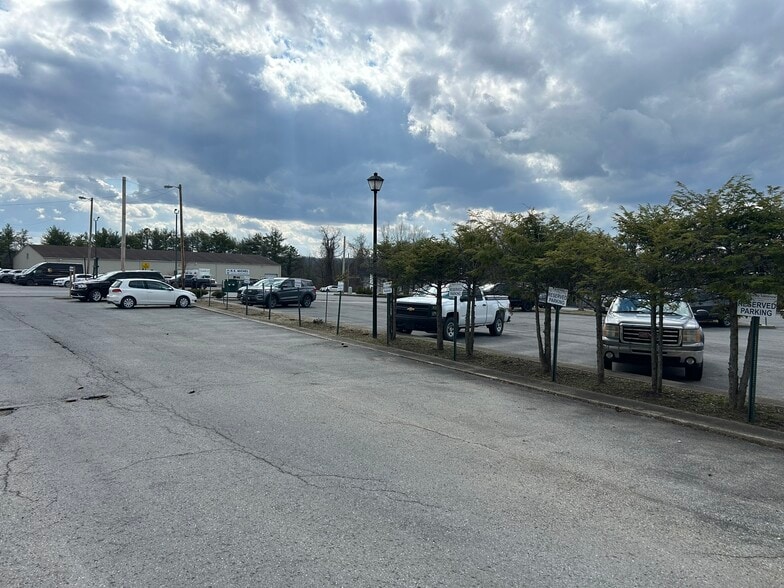 More Photos Of 198 George St, Beckley Research And Development For Lease