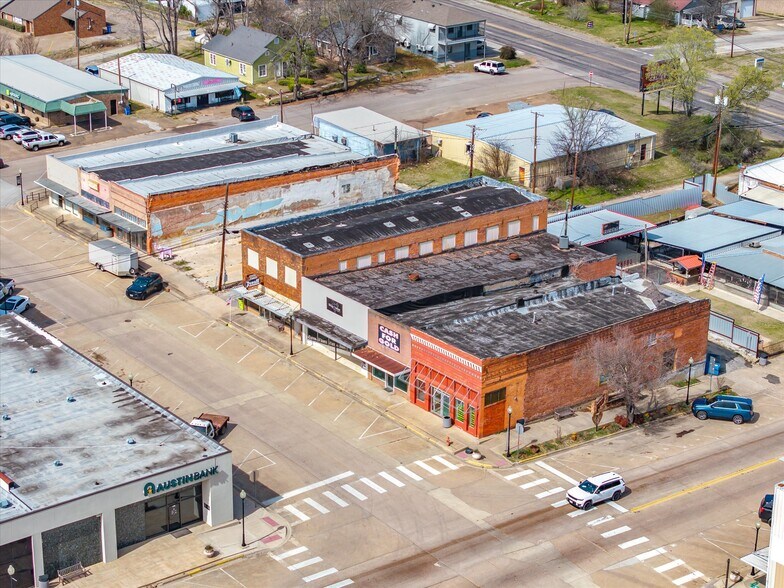 More Photos Of 110 W Frank St, Grand Saline General Retail For Sale