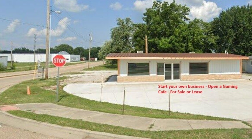 Primary Photo Of 110 N Poplar St, Pana General Retail For Lease