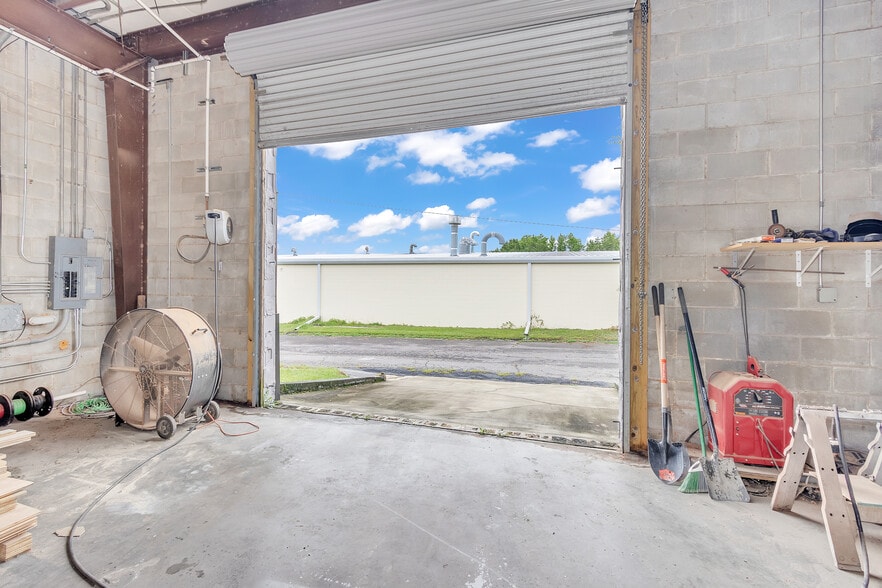 More Photos Of 1827 Killingsworth Rd, Augusta Warehouse For Lease