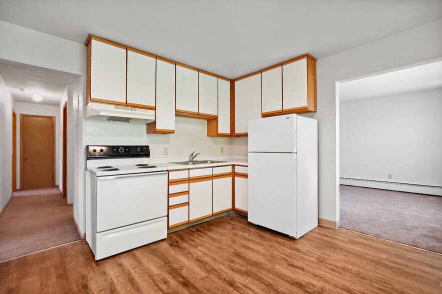 More Photos Of 2376 Ariel St N, Saint Paul Apartments For Sale