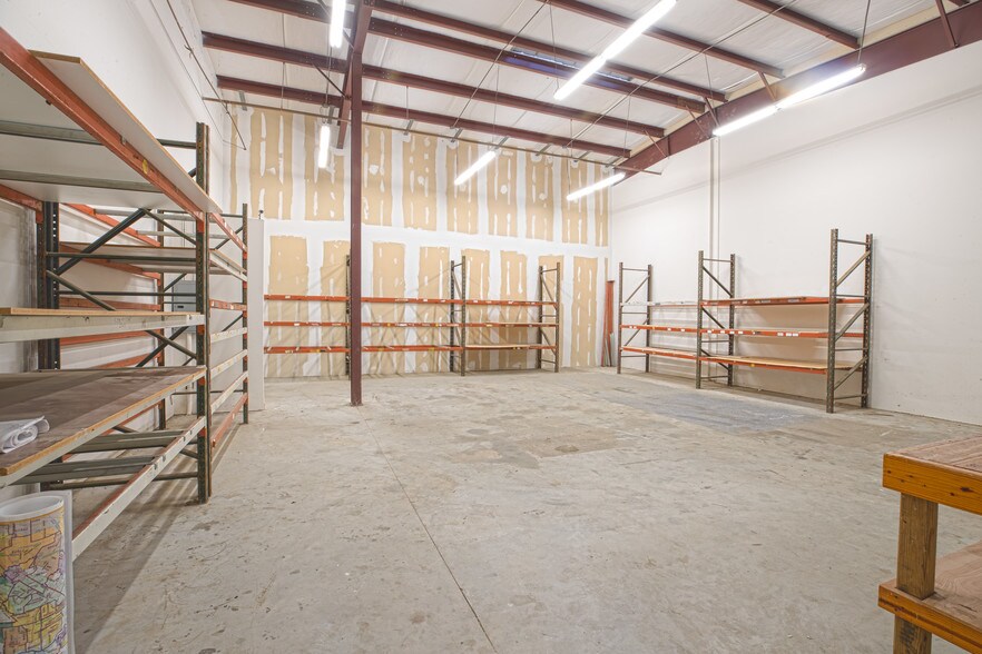 More Photos Of 25275 Budde Rd, Spring Light Distribution For Lease