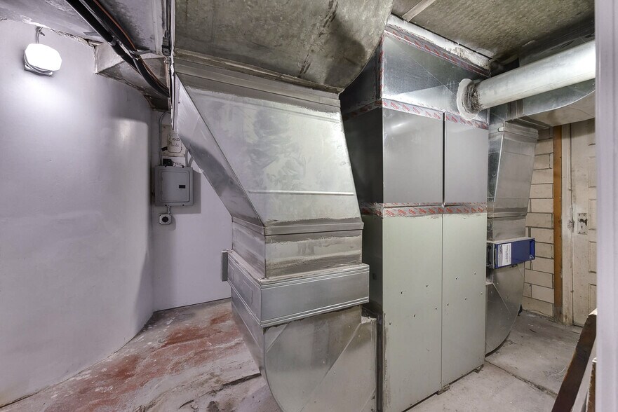 More Photos Of 817 N 48th St, Omaha Apartments For Sale