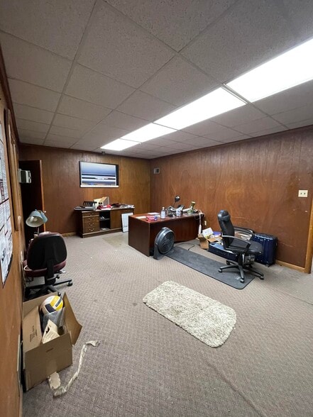More Photos Of 3815 Bunker Hill Rd, Brentwood Warehouse For Sale