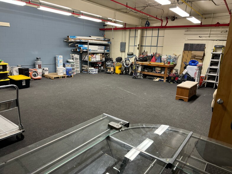 More Photos Of 403 S Jefferson St, Sturgis Manufacturing For Lease