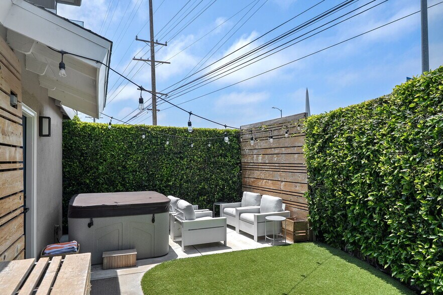 More Photos Of 4852 S Centinela Ave, Los Angeles Multifamily For Sale