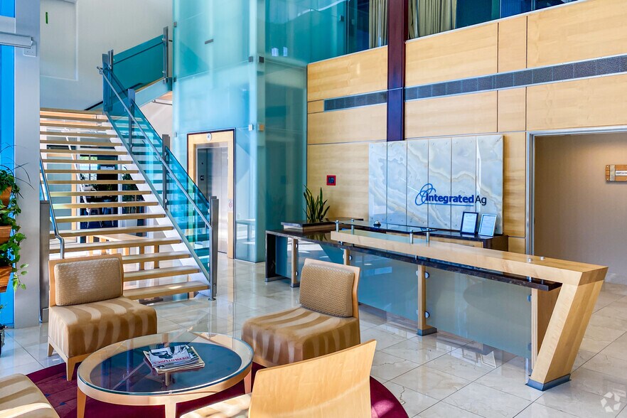 More Photos Of 8742 E Via de Commercio, Scottsdale Loft Creative Space For Lease