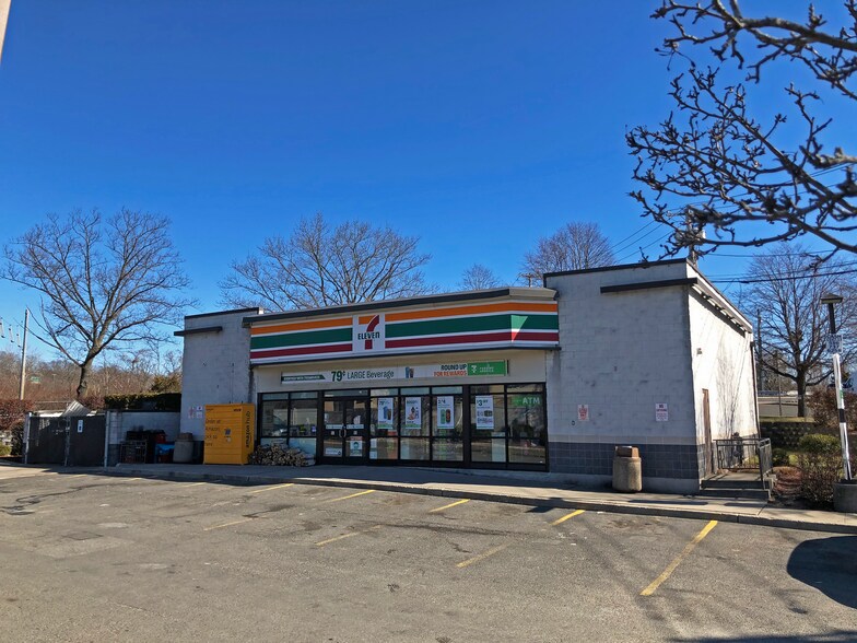 Primary Photo Of 160 Sunnyside Blvd, Plainview Convenience Store For Sale