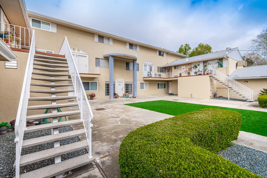More Photos Of 811 Brown St, Martinez Apartments For Sale