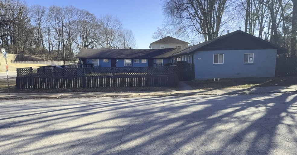 More Photos Of 690 Cameron M Alexander Blvd NW, Atlanta Multifamily For Sale