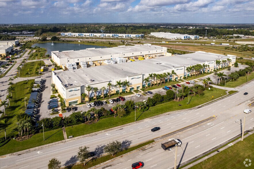More Photos Of 1315 N Jog, West Palm Beach Distribution For Lease
