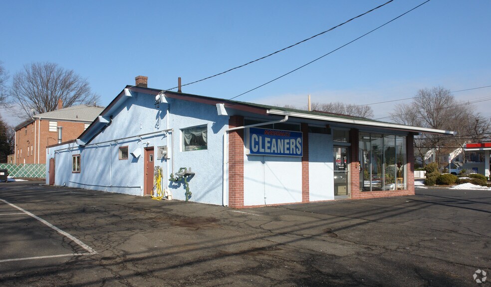 More Photos Of 526 St Georges Ave, Rahway Freestanding For Sale
