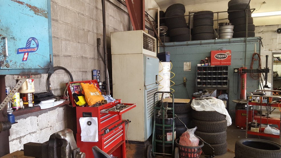 More Photos Of 152 Speigletown Rd, Troy Service Station For Sale