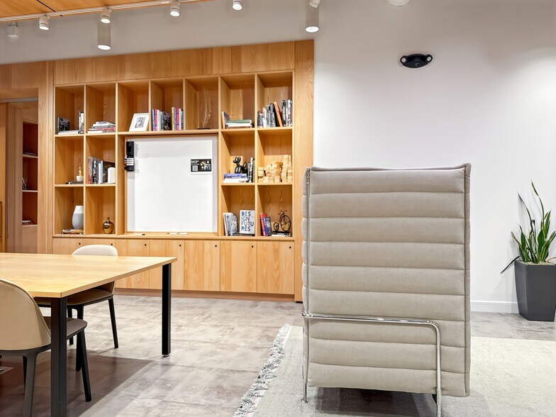 More Photos Of 6600 Chase Oaks Blvd, Plano Coworking Space