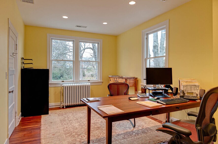 More Photos Of 414 3rd St NE, Charlottesville Office For Sale