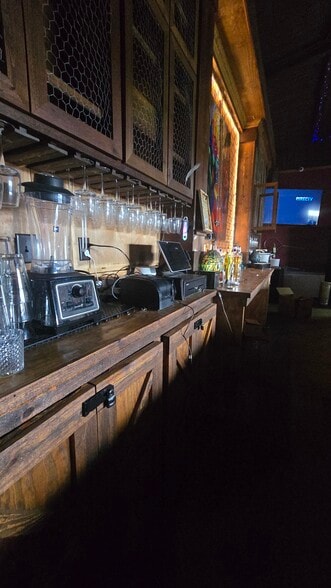 More Photos Of 4021 Acton Hwy, Granbury General Retail For Lease