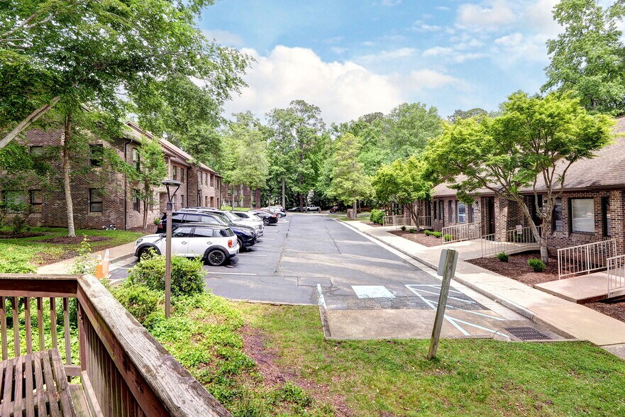 More Photos Of 1313 Jamestown Rd, Williamsburg Office For Sale