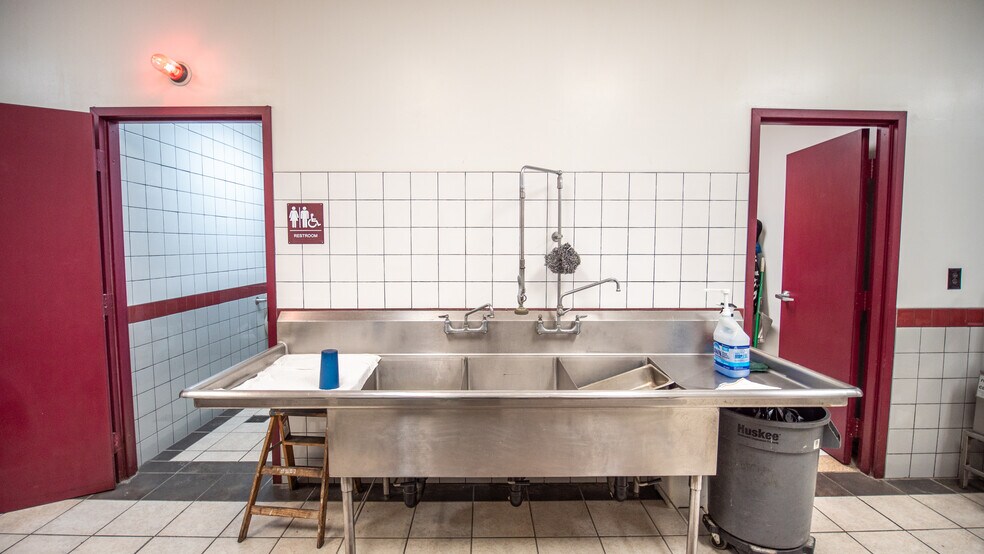 More Photos Of 29 Angel Dr, Leechburg Refrigeration Cold Storage For Sale