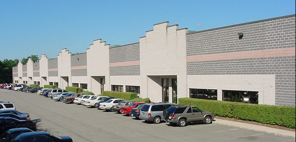 More Photos Of 385 Franklin Ave, Rockaway Light Distribution For Lease