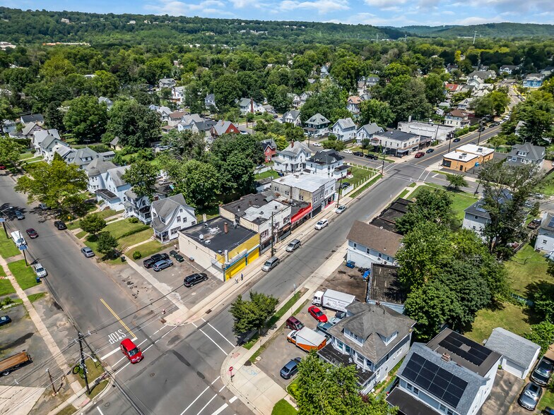 More Photos Of 1011 E 2nd St, Plainfield Storefront For Sale