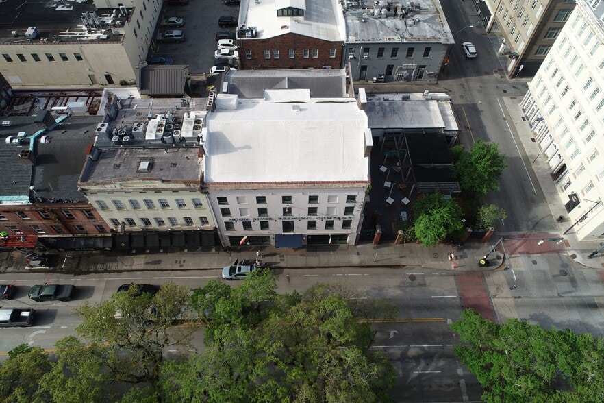More Photos Of 21 W Bay St, Savannah Restaurant For Lease