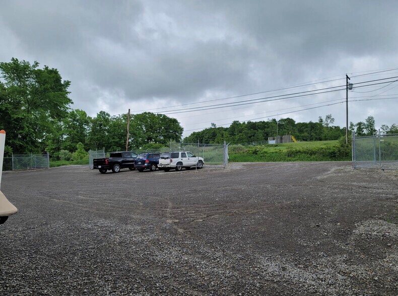 More Photos Of 1006 Perry Hwy, Harmony Warehouse For Sale