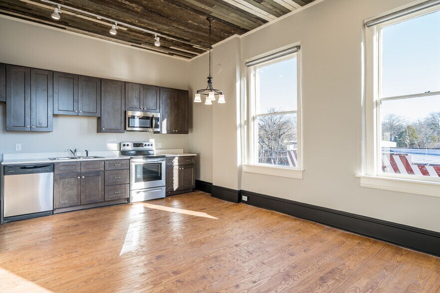 More Photos Of 201 Chatham St, Sanford Office Residential For Sale