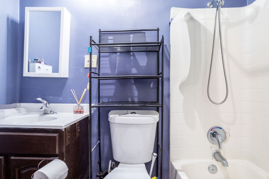 More Photos Of 6402 Graves Ave, Van Nuys Apartments For Sale